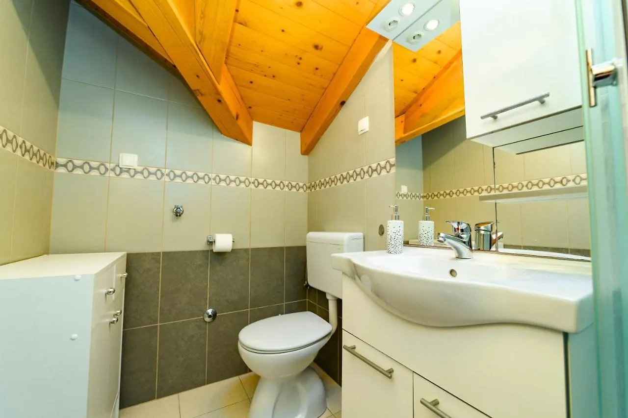 Apartman Marina Martinšćica Daire