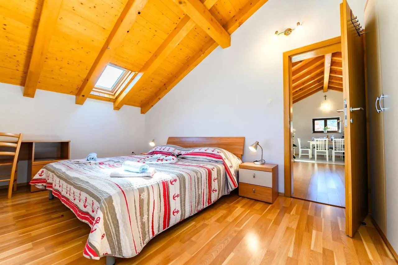 Apartment Apartman Marina Martinscica