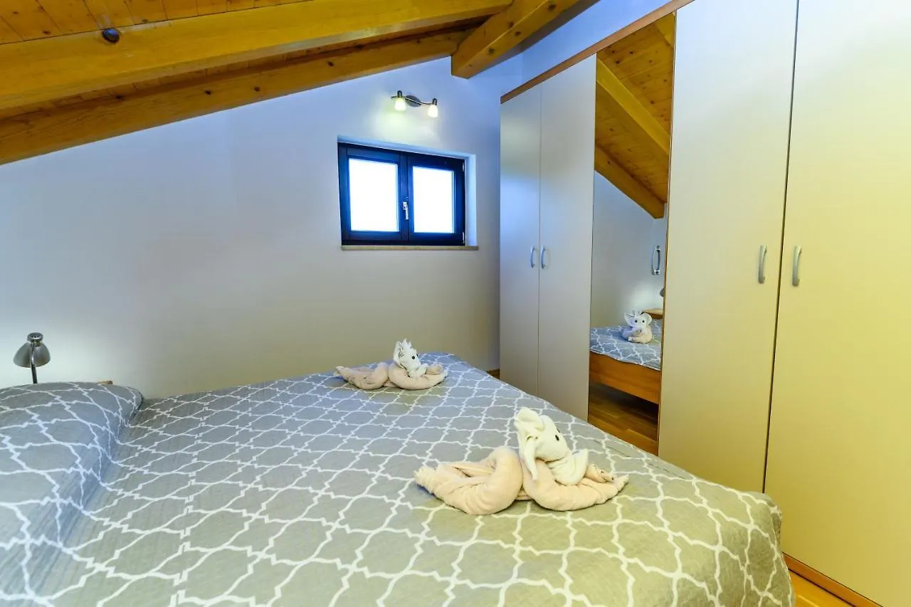 Apartment Apartman Marina Martinscica